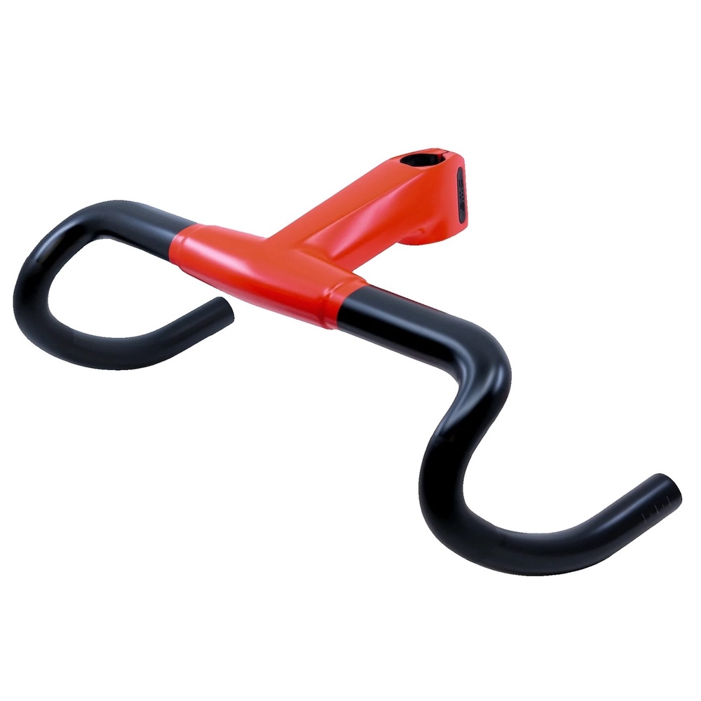 bmc-2022-cockpit-ics-carbon-cockpits-red-1-713be139-d542-4d42-87a3-995e81d78a5d-1800x1800